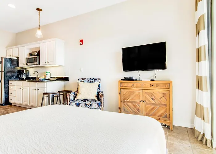 Inn At Seacrest 403